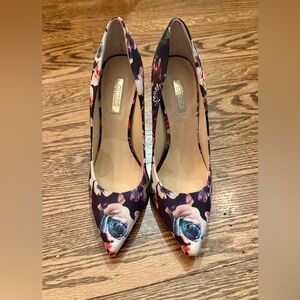 GUESS Women's Floral Heels‎ - Black and Pink